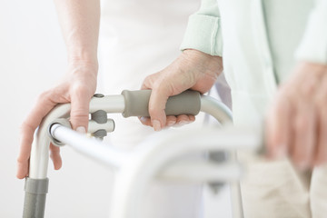 最適なリハビリ頻度とは？神奈川瀬谷のさくら整形外科が解説| 医療法人社団 桜聖会 さくら整形外科